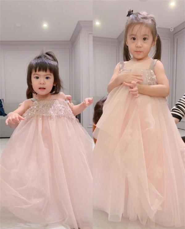 賈靜雯布布最新照片,賈靜雯布布最新照片,時光中的優(yōu)雅女神