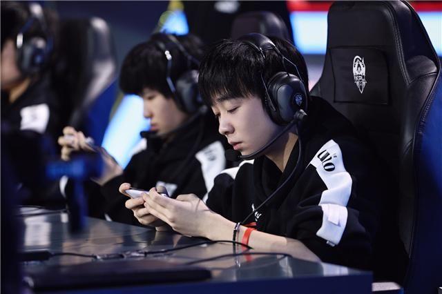 KPL秋季賽最新戰報,賽場風云激蕩,觀點探析全面呈現