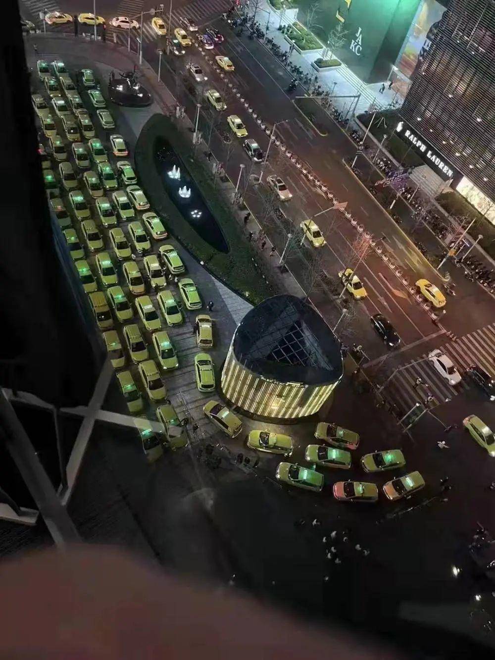 澳門王中王100%期期準確,數據解析引導_流線型版15.938