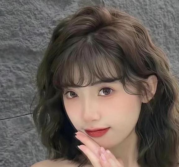 2024最新女式短發發型，展現自信與美麗的青春風采