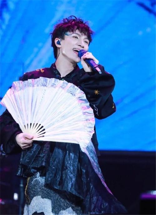 火花最新歌曲，自然美景之旅，探尋內心的平和寧靜