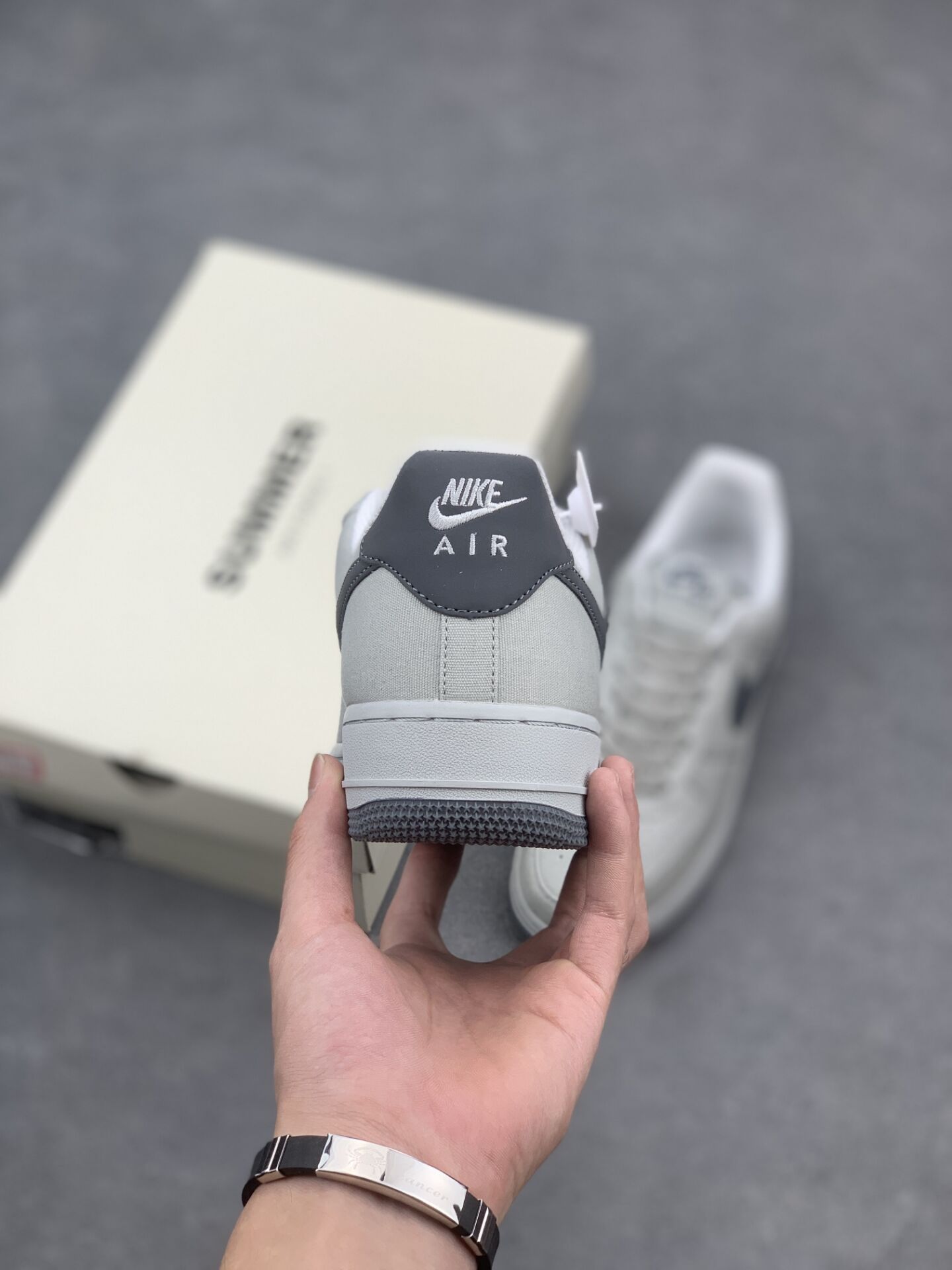 AF最新款時尚巔峰首發,引領潮流的巔峰之作!