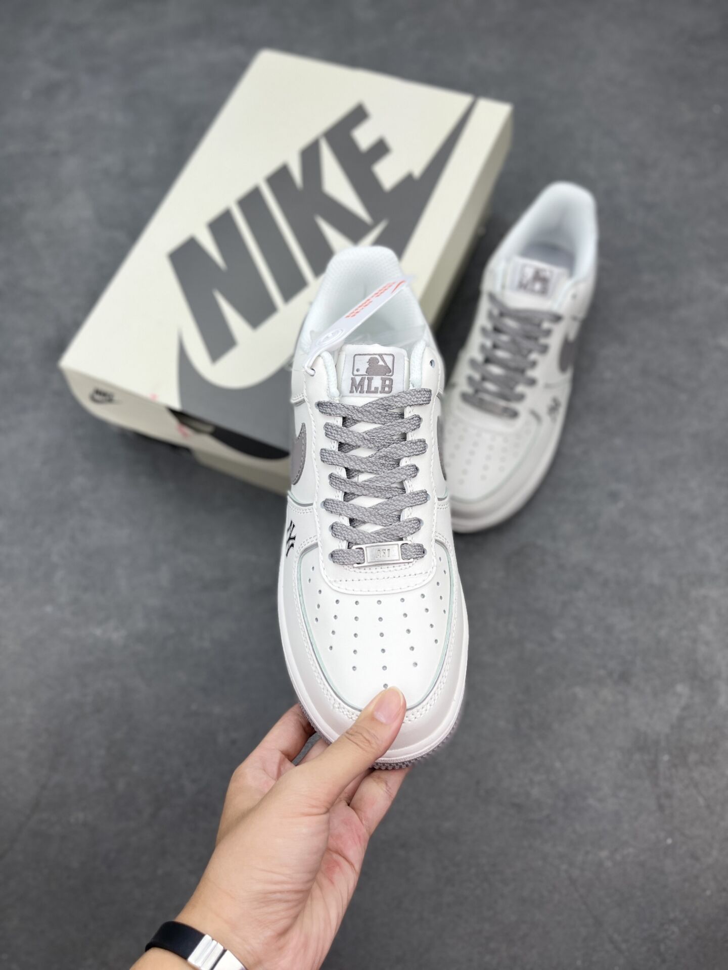 AF最新款時尚巔峰首發,引領潮流的巔峰之作!