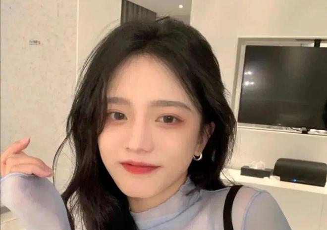 最新長(zhǎng)發(fā)美女視頻,心靈與自然的絕美之旅