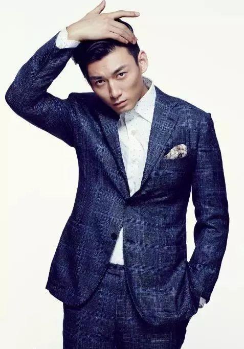 演員王翌舟,從舞臺(tái)到熒屏的自信成就之路