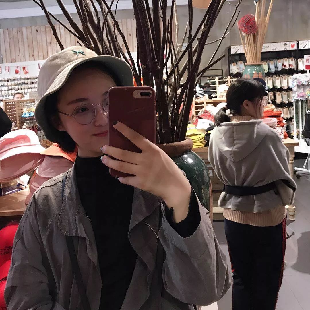 賀微演員,演藝之路的璀璨之星