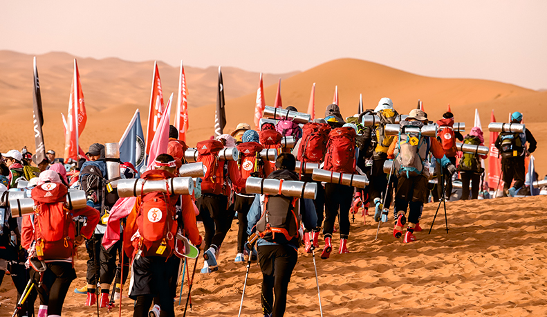 沙海競速,沙漠比賽中的歡樂與同伴時(shí)光