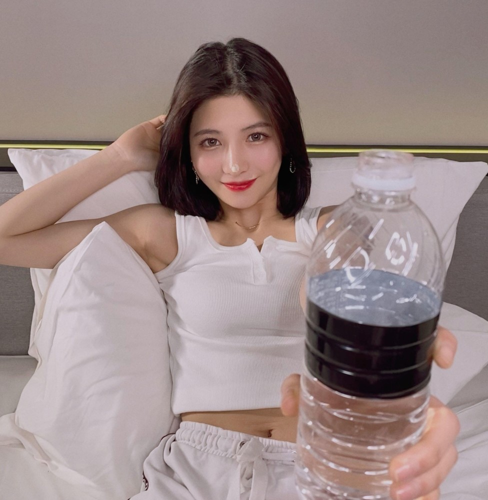 演員李潼,炸裂演技與魅力閃耀小紅書之星