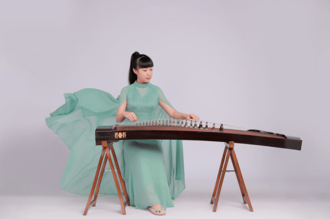 古箏明星,探尋自然美景之旅,尋找內心的平和寧靜