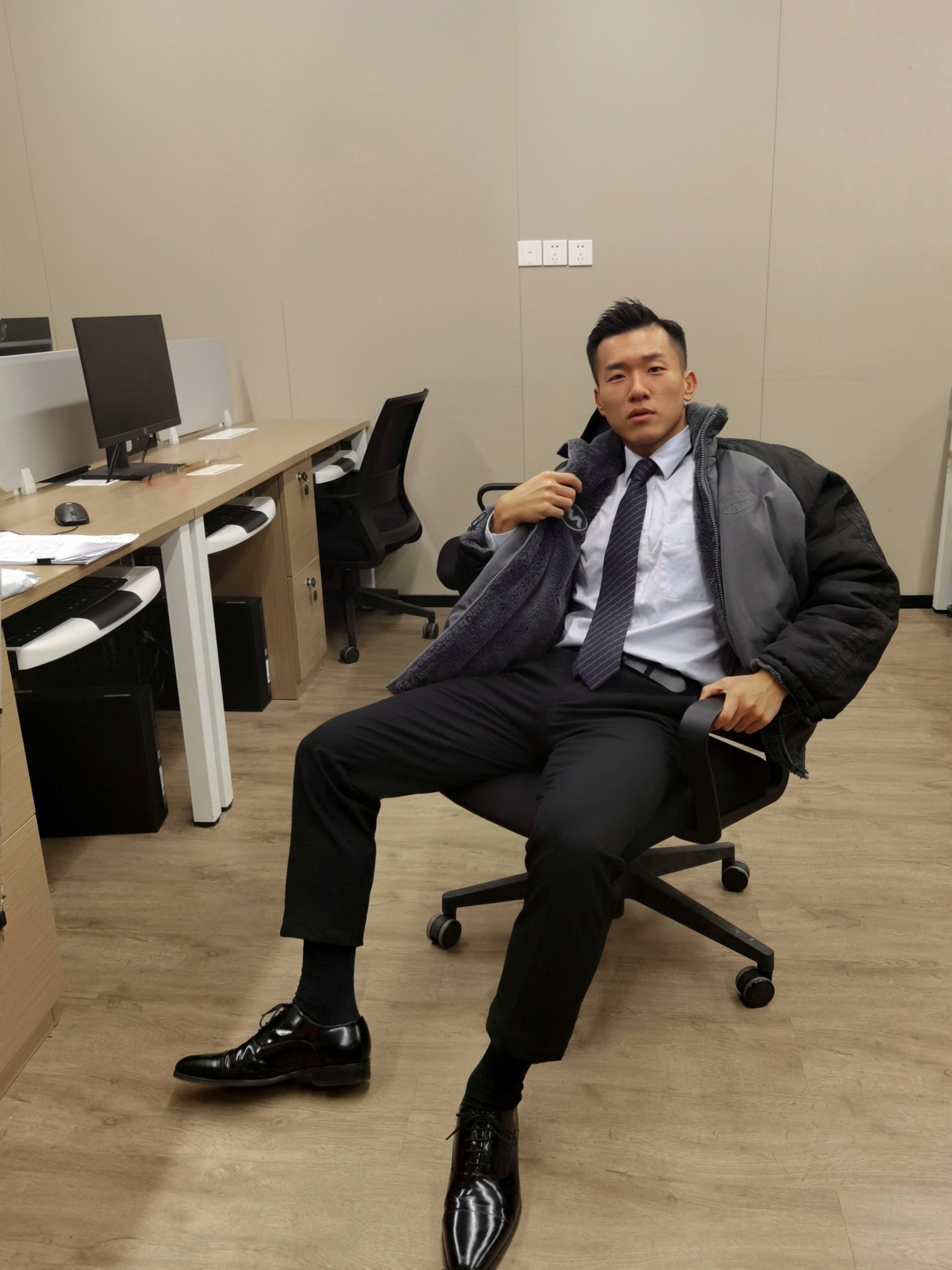 呆叔最新風(fēng)采，新晉時尚偶像引領(lǐng)潮流新風(fēng)尚