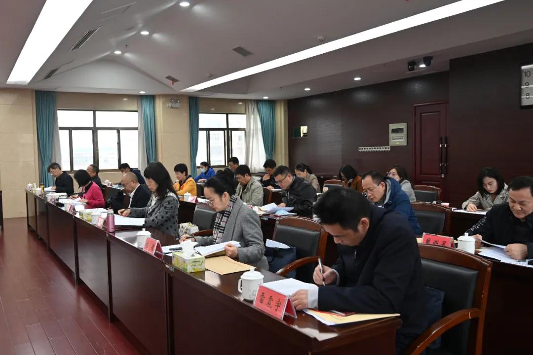 最新政治動態報告概覽