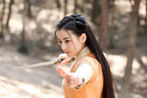 秦時明月新登場女俠角色——科技之光，生活之路的照亮者