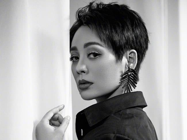 成旭演員,科技之光下的生活重塑者