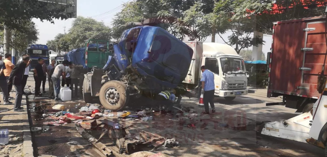 唐山車禍最新進(jìn)展,今日事故更新????悲痛消息持續(xù)更新中