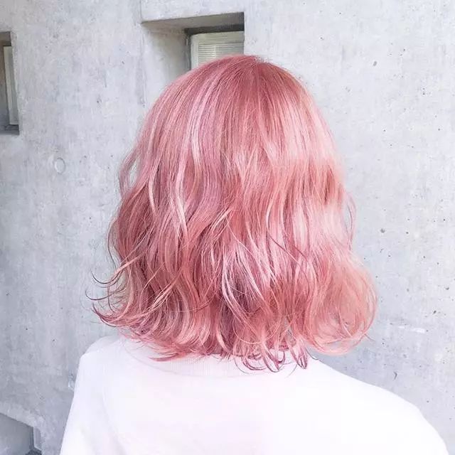 時(shí)代變遷下的潮流演繹,最新流行發(fā)色大揭秘