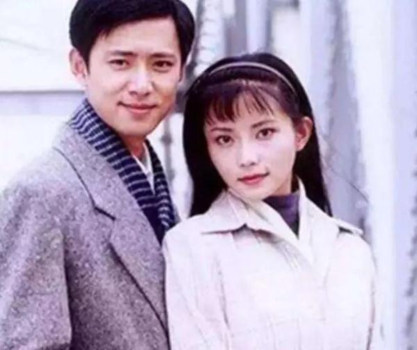 電視劇都挺好,時(shí)代之聲與家庭之影的交織呈現(xiàn)