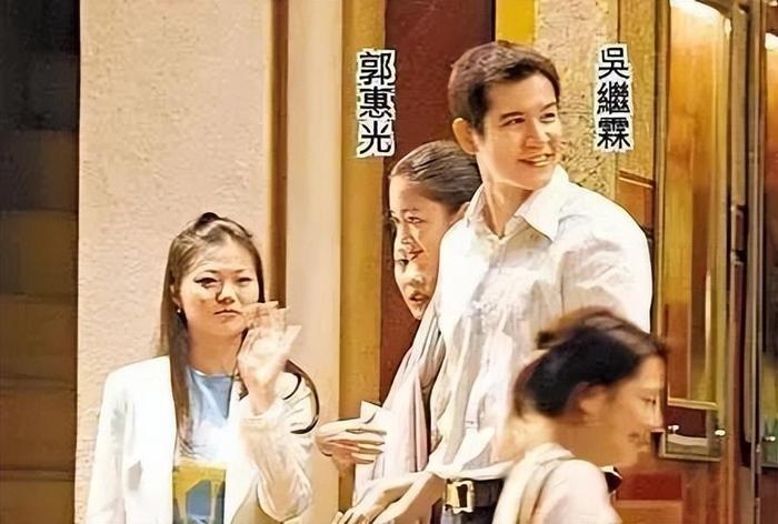 豪門寵愛，甜蜜婚姻的成長勵志之旅