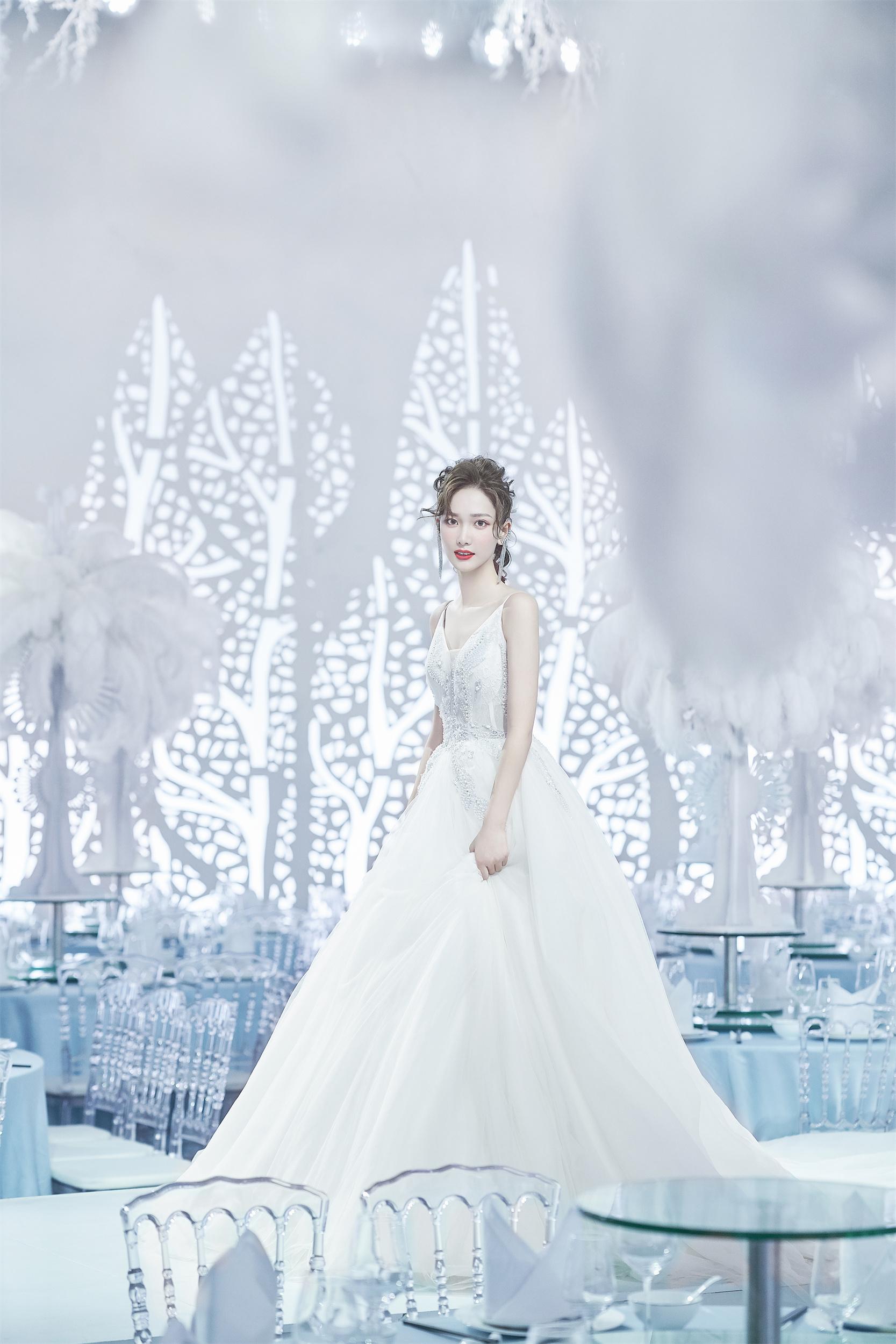 婚慶主持人最新祝福語與探索自然美景之旅，尋找內心的平和寧靜