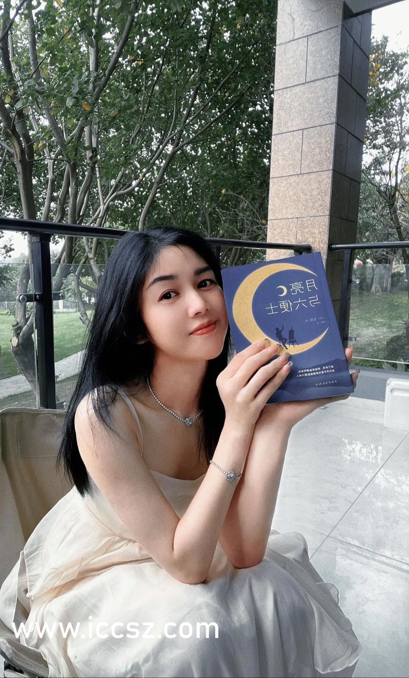 科技與藝術交融,動漫美女脫光衣服的全新體驗