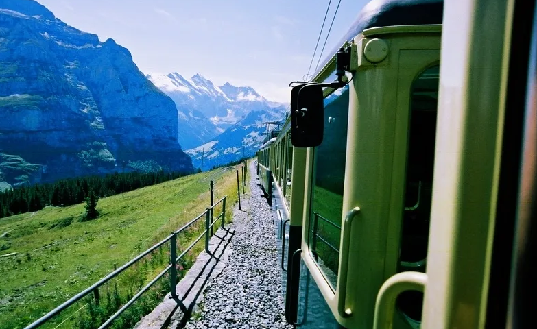 成都至哈爾濱機票價格查詢,時空之旅的飛行軌跡