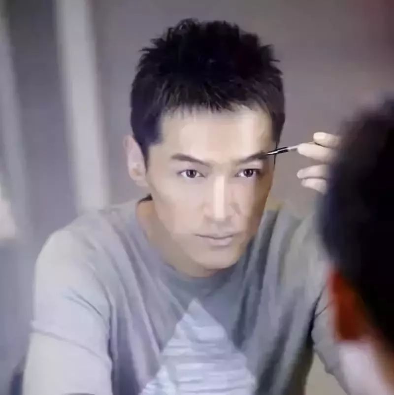 男明星與同性戀話題,理解與尊重的步驟指南