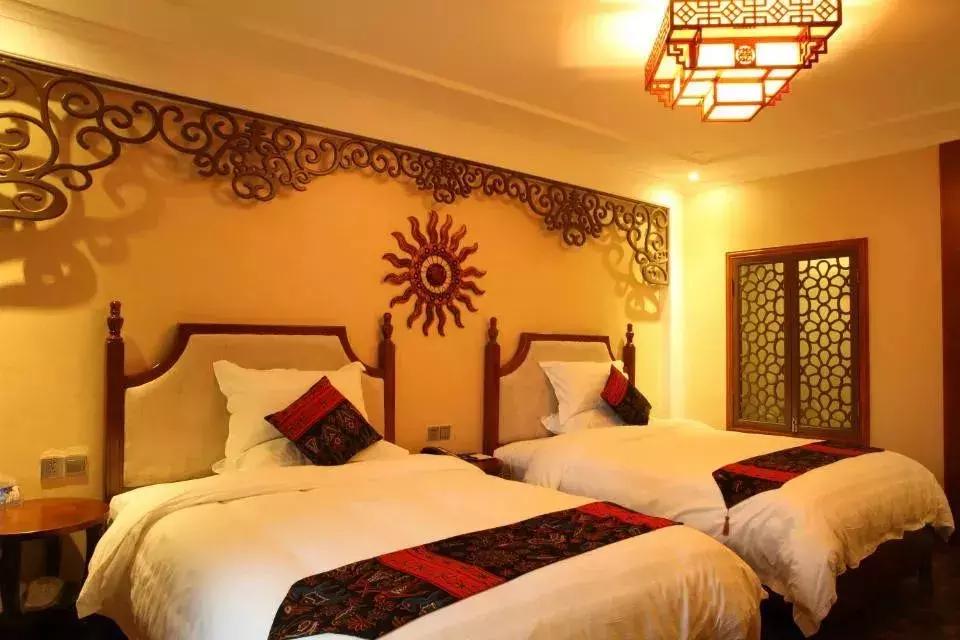 探索小巷中的寶藏,最新99棋牌體驗