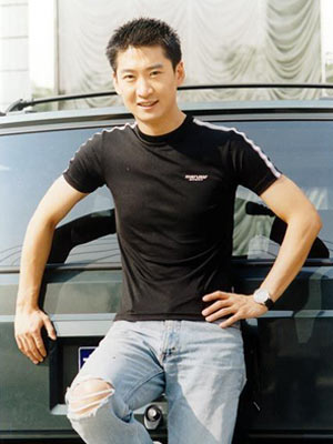 周杰最新動態，城市溫馨日常與友情之旅的足跡