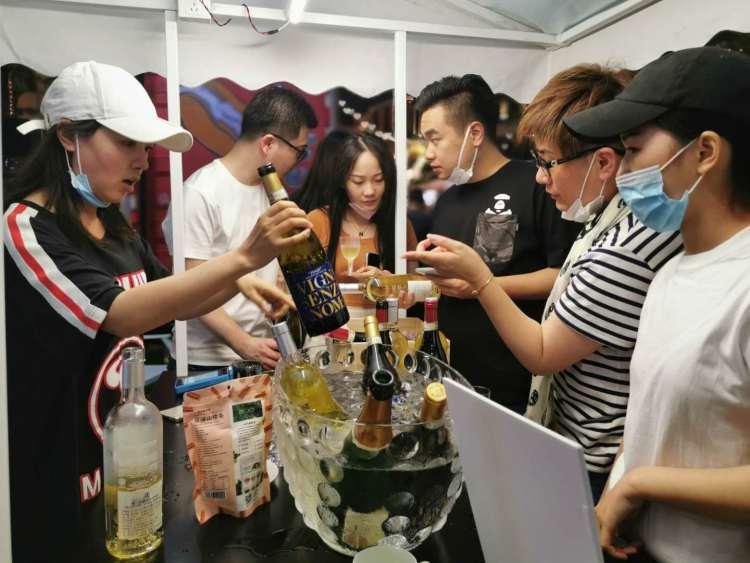 捕魚達人2最新版,小巷神秘寶藏探索與特色小店奇妙之旅