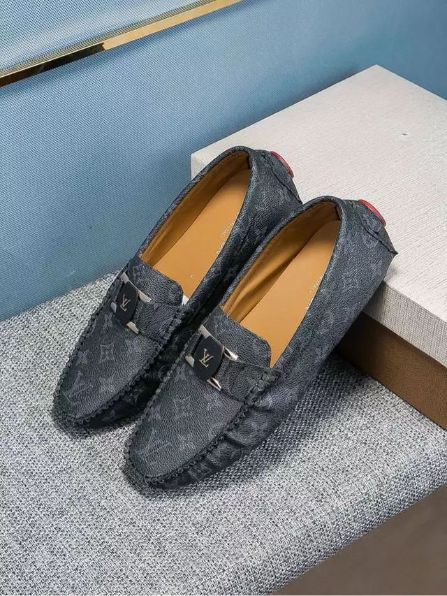 LV最新男鞋，時尚之選，情感之絆