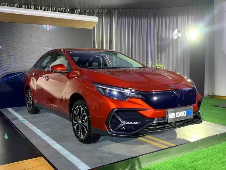 WEY最新款,駕馭變化,自信啟程未來