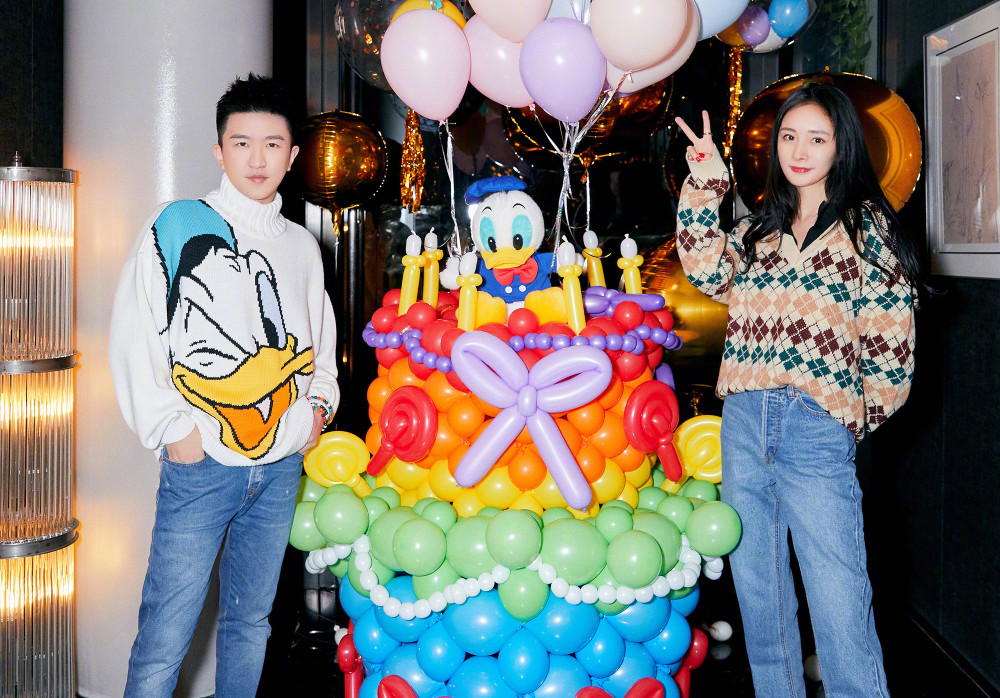 最新生日圖片分享，小巷深處的特色小店，生日探索之旅啟程！