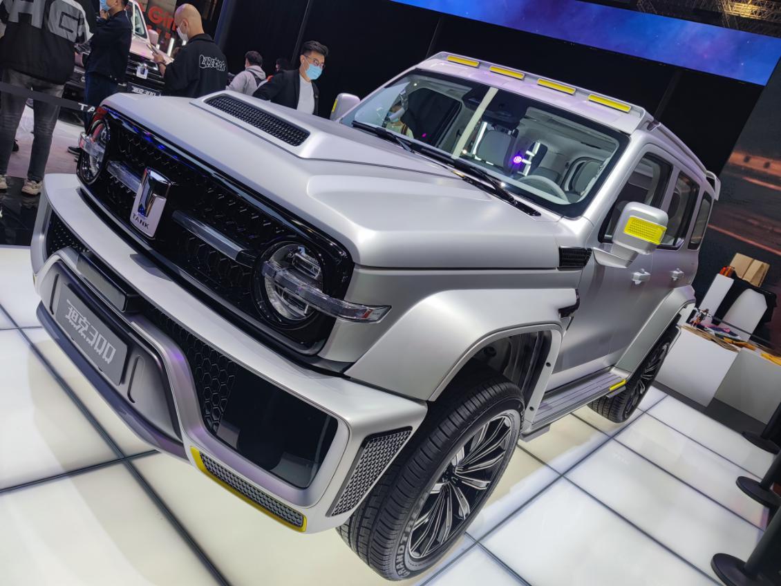 啟程探索自然美景，最新奔馳300報價及購車指南