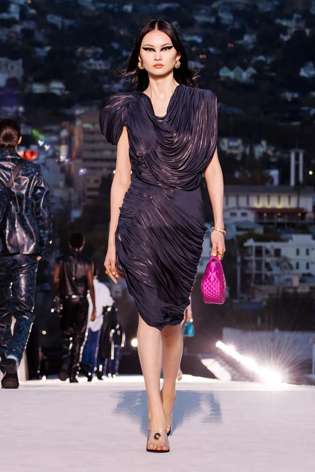 最新時(shí)尚秀,小巷中的隱秘時(shí)尚寶藏