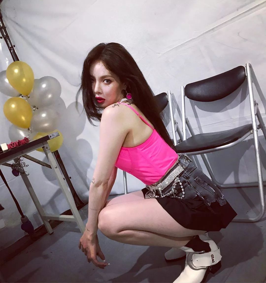 泫雅擁抱自然,尋找內心寧靜之旅的最新動態