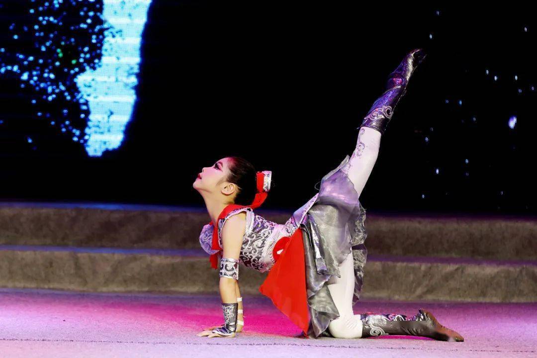 最新舞蹈比賽視頻，舞動中的溫情紐帶展現(xiàn)風(fēng)采時(shí)刻