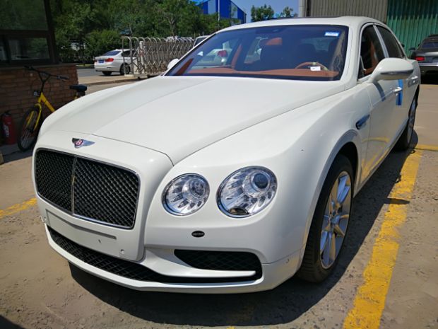 最新款賓利,奢華與科技的完美融合