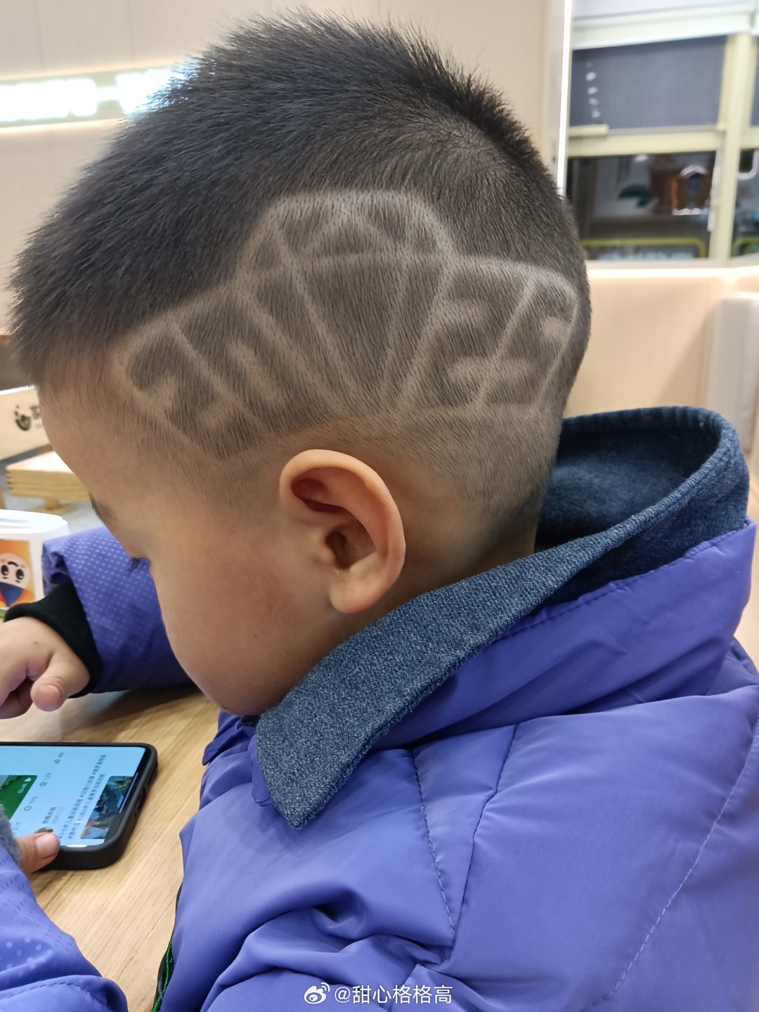 小杰的潮流之旅,最新兒童發(fā)型男的友情故事與發(fā)型風(fēng)采