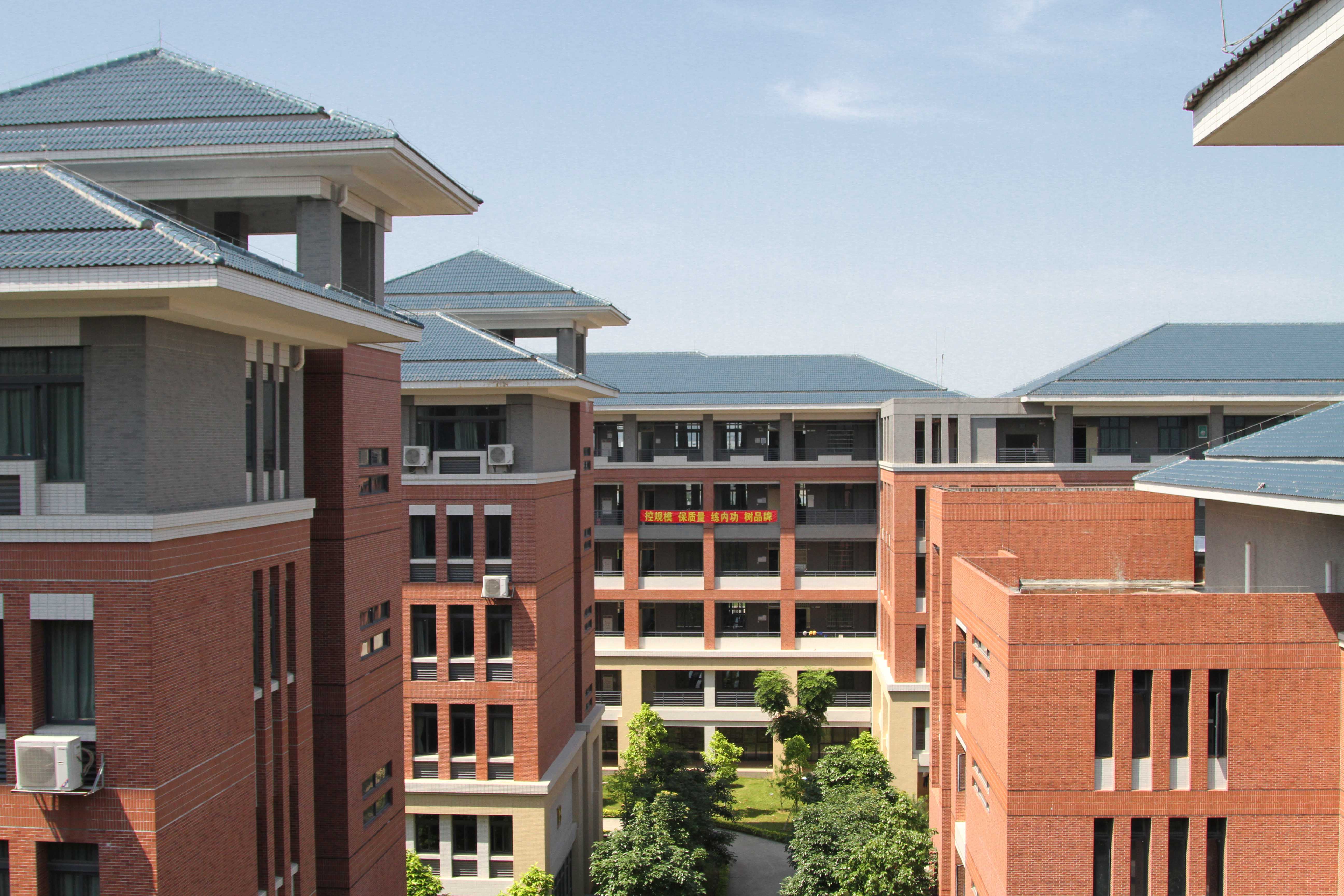 最新華學院，小巷特色小店的獨特魅力