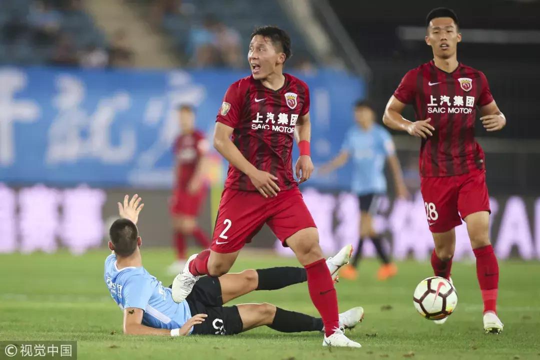 探究現(xiàn)代足球中的越位規(guī)則演變與地位分析