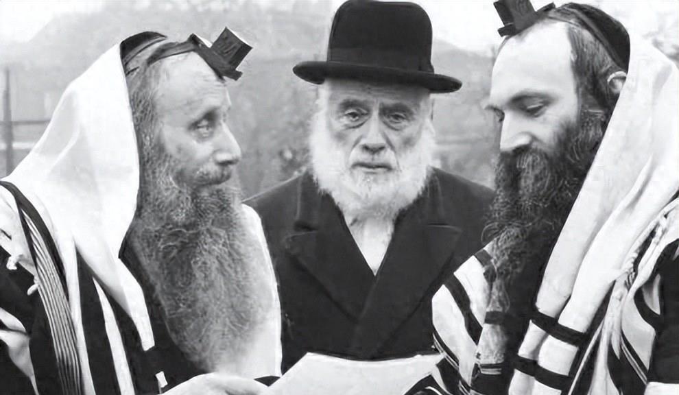 權(quán)力風(fēng)云掀起熱議風(fēng)暴,最新動(dòng)態(tài)引領(lǐng)討論潮流