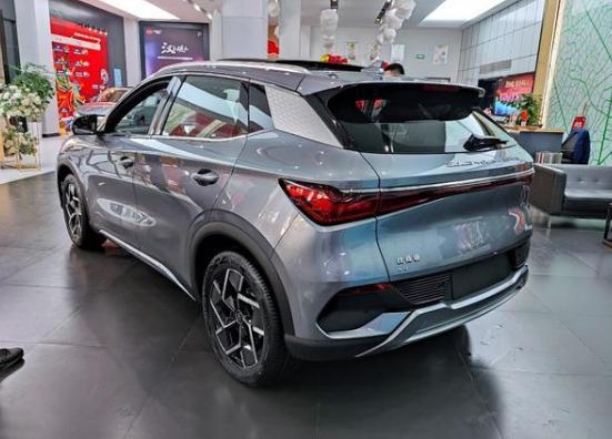 比亞迪電車最新動態引領行業革新風暴！