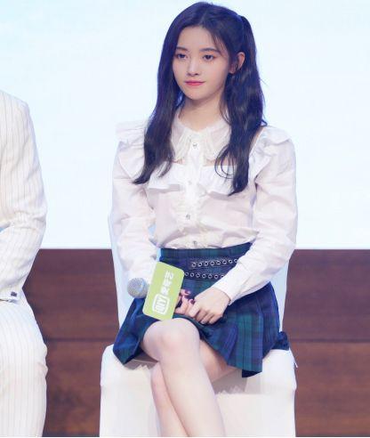 鞠婧祎最新采訪揭秘,星光下的真實(shí)自我探索