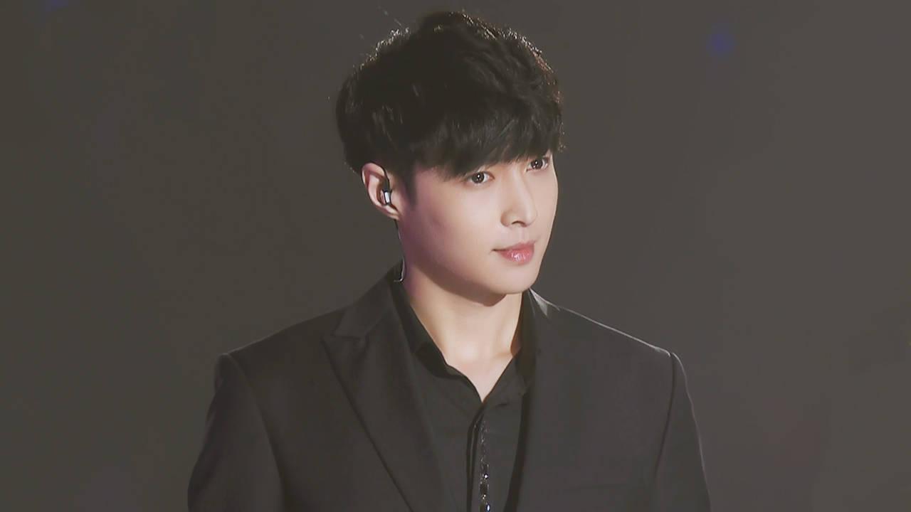 張藝興最新動態更新,揭秘他的最新狀況